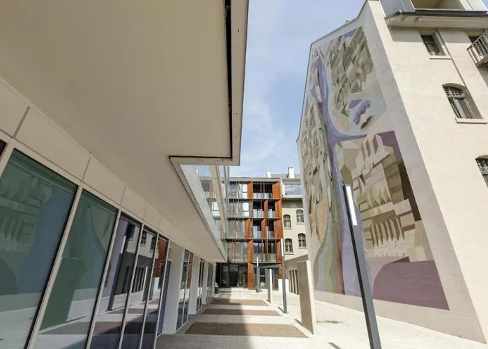 شقة Central - Great Location - Cozy And Bright - Kw46 *